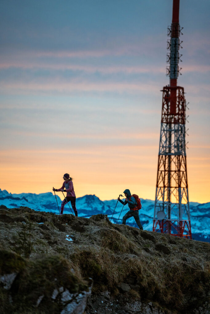 Wanderer auf einem Bergpfad