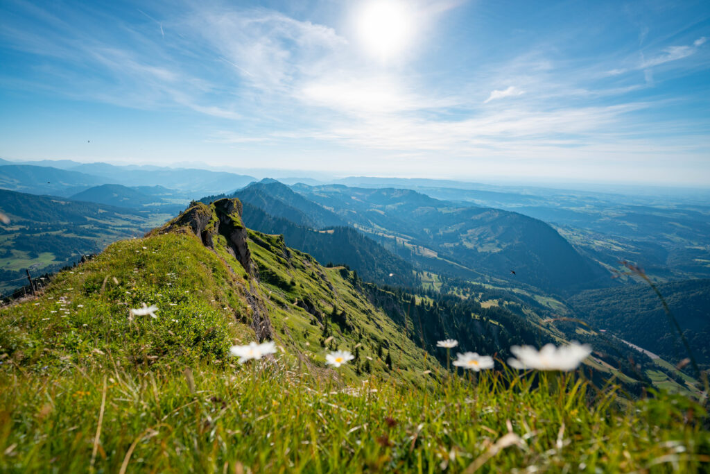 Romantischer Aussichtspunkt am Hochgrat für einen Heiratsantrag in den Bergen.