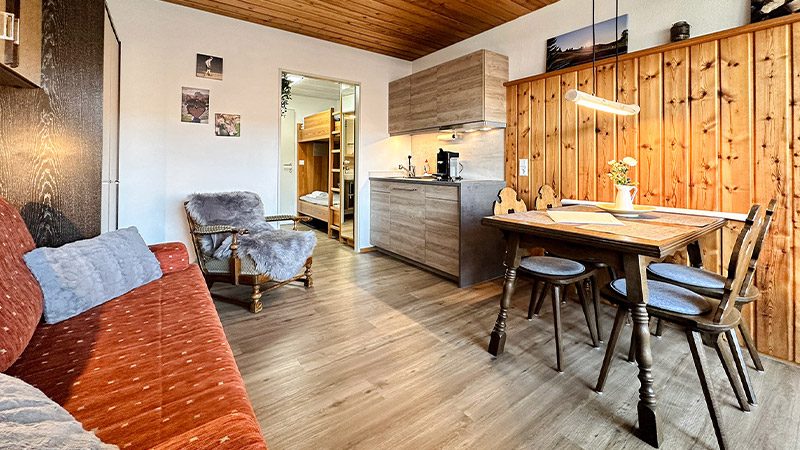 Ferienwohnung-1_0002_Ferienwohnung_Almfein_Steibis-OberstaufenWohnbereich_02